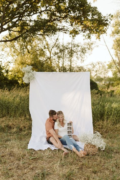 Photo Clothesline, Pregnancy Announcement Photography, Muskoka Ontario, Pregnancy Announcement Pictures, Maternity Picture Outfits, Pregnancy Announcement Photoshoot, Baby Announcement Photoshoot, Outdoor Backdrops, Cute Pregnancy Pictures