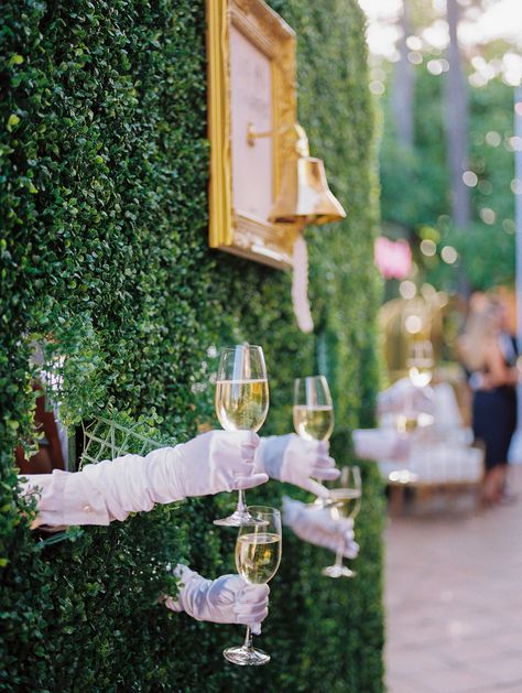 Champagne Event, Corporate Event Ideas, Champagne Wall, Launch Event Ideas, Prosecco Bar, Selfie Wall, Champagne Party, Event Activities, Decoration Originale