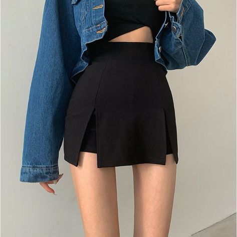 Stretchy and flattering micro pencil skirt with shorts in the back.  PRODUCT INFO: * Colour: Black * Material: Polyester * Fit: Mini; High-Waisted; A-Line * Sizes: s, m, l SIZING CHART:  Small Length 35 cm // Waist 64 cm   Medium Length 36 cm // Waist 68 cm  Large Length 37 cm // Waist 72 cm  MODEL MEASUREMENTS:  Height: 5'5 // 165 cm Weight: 48 kg Normal Size: XS/S // 24 * Model is wearing a size S - slightly loose on the waist * 📦 Bundle deals available  🛍 All sizes/colors can be preordered Plus Size Black Skirt, Skirt Streetwear, Short Black Skirt, Haine Diy, Black High Waisted Shorts, Streetwear Summer, Split Skirt, Hem Design, Linnet