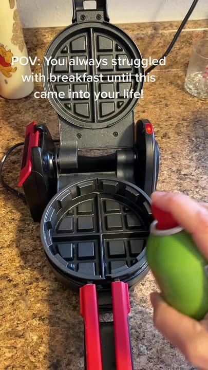 Stuffed Waffle Maker, Stuffed Waffles, Stuffed Waffle, Mini Waffles, Innovative Kitchen, Waffles Maker, Delicious Treats, Waffle Maker, Cool Kitchen Gadgets