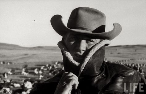 1960– Cowboys on long cattle-drive from South Dakota to Nebraska.  –photo by Grey Villet James Dean Poster, James Dean Style, Don Delillo, Cowboy Photography, James Dean Photos, Cattle Drive, Cowboy Gear, She Walks In Beauty, Into The West