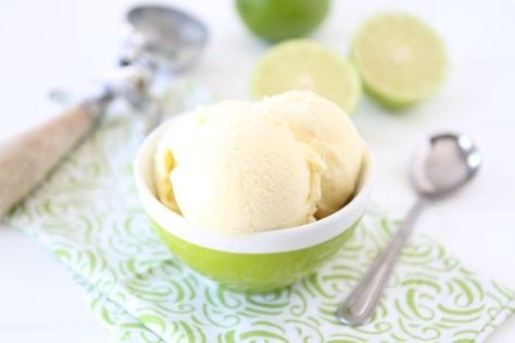 Coconut Ice Cream Recipes, Lime Ice Cream, Scoops Of Ice Cream, Coconut Ice, Coconut Ice Cream, Cold Treats, Sorbet Recipes, Ice Cream Popsicles, Ice Cream Treats