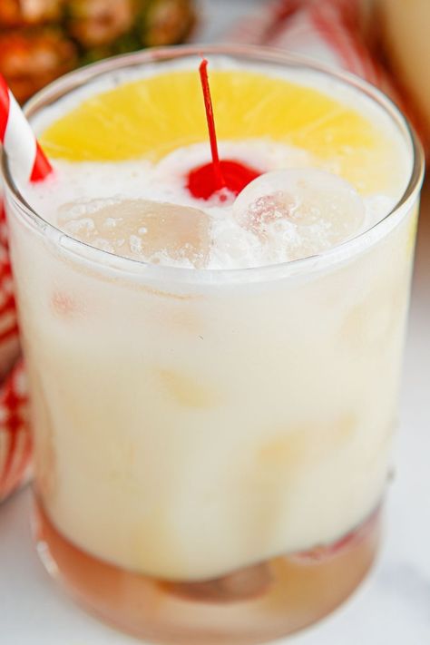 Pina Colada Punch - My Incredible Recipes Pina Colada Easy Recipe, Pinacolada Cocktails Recipe, Piña Colada Recipe Alcohol, Pina Colada Punch Recipe, Pineapple Punch Recipe, Pina Colada Punch, Easy Pina Colada Recipe, Tropical Drink Recipes, Pina Colada Drinks