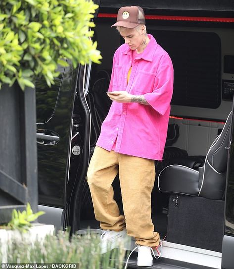 Justin Bieber wears a bright pink shirt as he admits his 'love' of 'putting outfits together'  | Daily Mail Online Colorful Shirts Men, Men In Pink Outfit, Man Pink Outfit, Pink T Shirt Outfit Men, Pink Mens Outfits, Pink And White Outfit Men, Pink Tshirt Outfit Men, Pink Outfit For Men, Men Pink Outfit