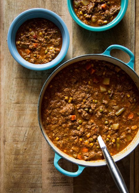 The Ultimate Kentucky Burgoo – Garden & Gun Burgoo Recipe Kentucky, Burgoo Recipe, Kentucky Burgoo, Kentucky Derby Recipes, Kentucky Food, Derby Recipe, Winning Recipes, Brunswick Stew, Beer Cheese