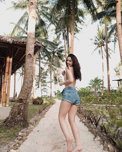 Casual Swimming Outfit, Julia Barretto Fashion, Julia Baretto Aesthetic, Vibe Outfits, Swim Outfit, Julia Barretto, Beach Vibes Outfit, Beach Ootd, Siargao