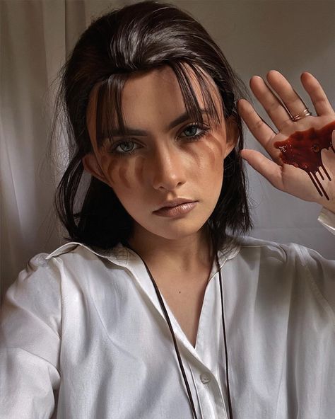 Eren Jaeger Halloween Costume, Eren Cosplay Long Hair, Eren Jaeger Costume, Aot Titan Makeup, Titan Marks Makeup, Attack On Titan Halloween Costume, Attack On Titan Makeup, Titan Makeup, Pfp Flower