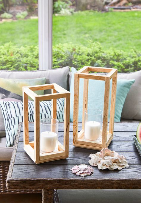 Diy Outdoor Candles, Fun Planters, Colorful Planters, Outdoor Patio Table, Outdoor Candles, Diy Outdoor Decor, Outdoor Diy Projects, Succulents In Containers, Wooden Candle Holders