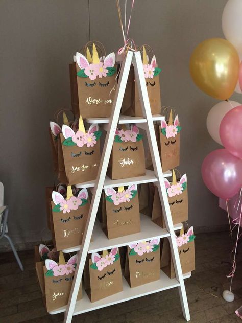 The party favors at this Unicorn Birthday Party are so cute!! See more party ideas and share yours at CatchMyParty.com #unicorn #partyfavor Unicorn Birthday Party Ideas, Unicorn Birthday Party Decorations, Brown Paper Bags, Unicorn Themed Birthday Party, Unicorn Birthday Party, Unicorn Baby Shower, Unicorn Birthday Parties, 4th Birthday Parties, Unicorn Party