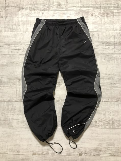 Track Pants Outfit Mens, Nike Vintage Pants, Nike Track Pants Outfits, Nike Vintage Tracksuit, Nike Vintage Track Pants, Vintage Nike Pants, Y2k Track Pants, Nike Jeans, Nike Tracksuits