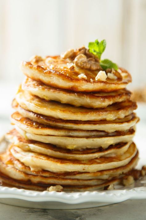 Buttermilk Banana Pancakes, Pecan Syrup, Butter Pecan Syrup, Applesauce Oatmeal, Healthy Baking Substitutes, Applesauce Pancakes, Oatmeal Pancake, Low Fat Breakfast, Oatmeal Pancakes Healthy