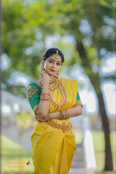 Wattsapp: 9042160547 for queries #shutterbeesphotography #photography #wedding #reception #bride #bridal #groom #moments #love #jewels #jewelery #canon #fashion #model Wedding Tamil Photography, Bride Outdoor Photoshoot, Bride Model Photoshoot, Haldi Stills, Haldi Pic, Pose Saree, Bride Stills, Funny Wedding Poses, Bride Pic