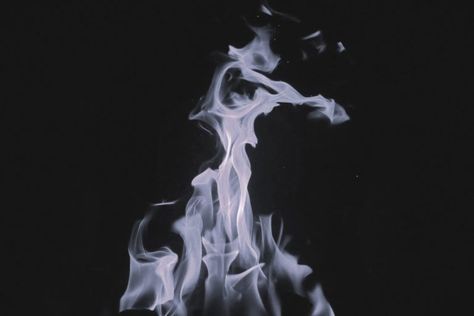 Fire Black And White, Rose On Fire, White Flames, Colored Fire, Flame Hair, Water Bender, Fire Effect, Flame Test, Grain Alcohol