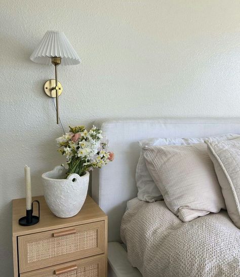 Scandinavian Style Bedroom Inspiration, Minimal Nightstand Decor, Boho Bedside Table, Rattan Nightstand, Cosy Home, Wood Accent Table, Wood Accent, Redecorate Bedroom, Table Side