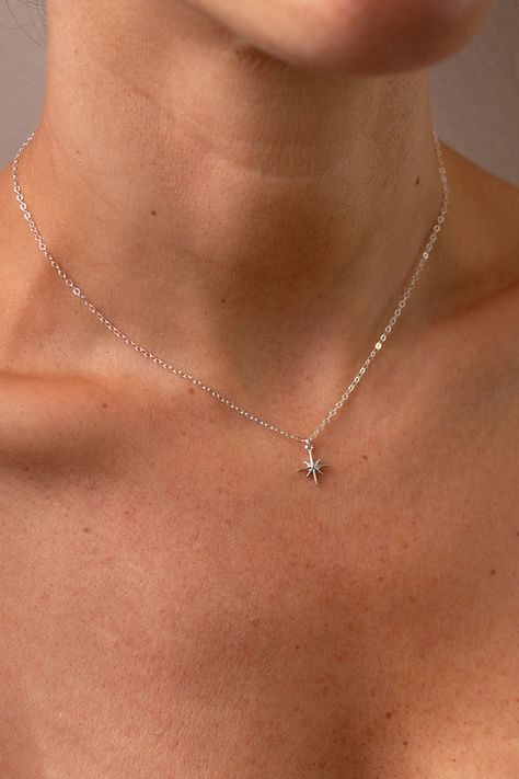 Necklaces Elizabeth Jewelry, Diy Armband, Pretty Jewelry Necklaces, Prom Jewelry, Jewelry Accessories Ideas, Sparkling Diamond, Classy Jewelry, Minimal Jewelry, Jewelry Lookbook