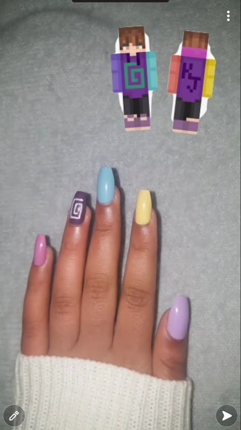 Nail Ideas Tomboy, Karl Jacobs Nails Ideas, Dsmp Inspired Nails, Dsmp Nail Designs, Dsmp Makeup, Lovejoy Nails Ideas, Minecraft Nails Designs, Ranboo Nails, Karl Jacobs Nails