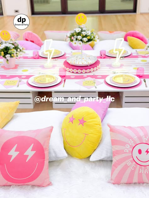 Pink And Yellow Birthday Party Ideas, Preppy Pink Birthday, Happy Face Birthday Party, Preppy Party Decorations, Pink Birthday Ideas, Yellow Tablescape, Picnic Birthday Party Ideas, Birthday Party Ideas Pink, Smiley Face Party