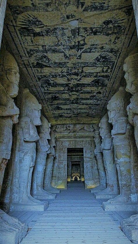 Ancient Egyptian Architecture, Starověký Egypt, Egypt Aesthetic, Abu Simbel, Egyptian Temple, Ancient Egypt History, Ramses Ii, Ancient Egypt Art, Vientiane