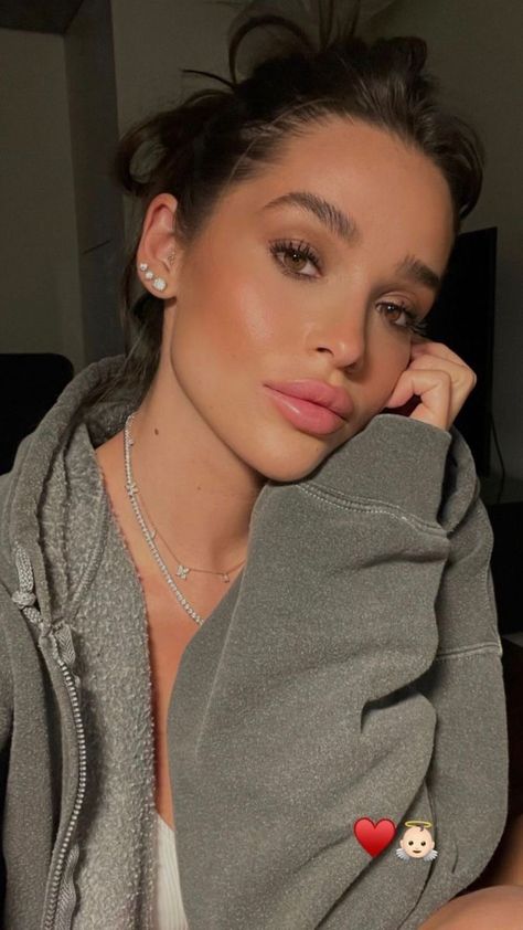 Makup Looks, Lips Inspiration, Botox Lips, Lip Filler, Lip Shapes, Lip Fillers, Brow Makeup, Hair Inspo Color, Glam Makeup