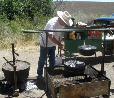 Part of trail cooking is knowing how to use your cast iron cookware properly. Cowboy Meals, Campfire Cooking Equipment, Oven Cooking Recipes, Cowboy Cooking, Dutch Oven Camping Recipes, Dutch Oven Camping, Open Fire Cooking, Cooking Pumpkin, Dutch Ovens