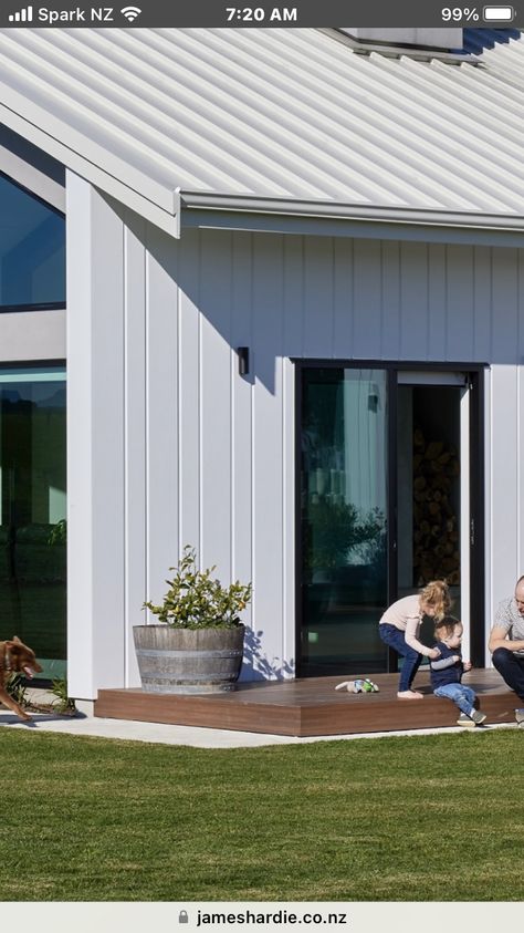 Modern Weatherboard House, Weatherboard Two Storey House, 2 Story Weatherboard House, Skillion Roof Weatherboard House, Stria Cladding, Southerly Colorbond Roof, James Hardie Linea Weatherboard, Black Building, Fibre Cement Cladding