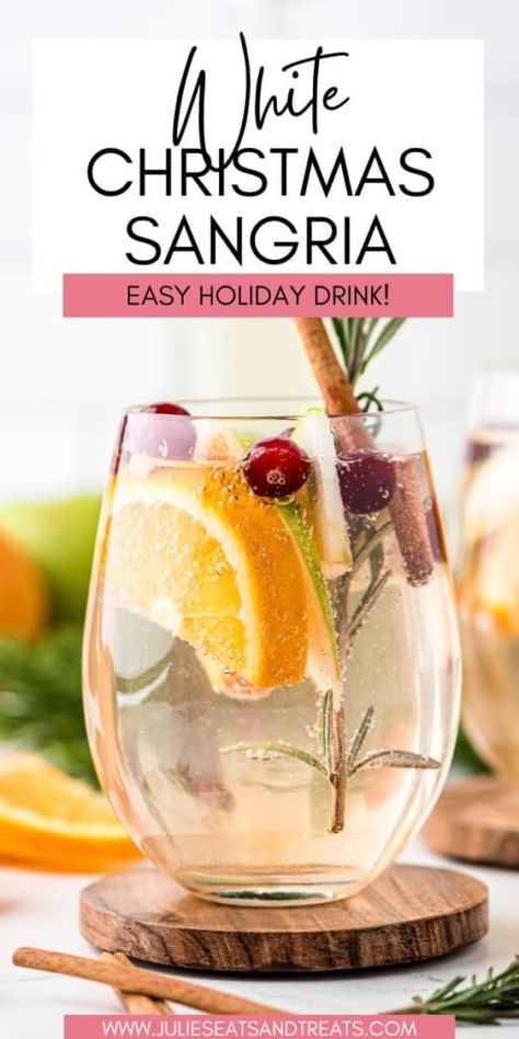 New Years Sangria, Champagne Sangria Recipe, White Wine Punch, White Christmas Sangria, Christmas Sangria Recipes, Christmas Drinks Alcohol Recipes, Holiday Sangria, Christmas Drinks Recipes, Christmas Sangria