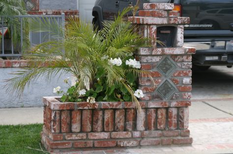 Retaining Wall Bricks, Stone Mailbox, Brick Mailbox, Brick Planter, Mailbox Makeover, Mailbox Landscaping, Diy Mailbox, Garden Retaining Wall, Mailbox Ideas