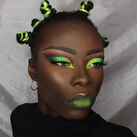 Green Makeup Looks, Monster Makeup, Neon Makeup, Cute Eye Makeup, Makeup Is Life, Yellow Neon, Green Makeup, Black Women Makeup, Bold Makeup