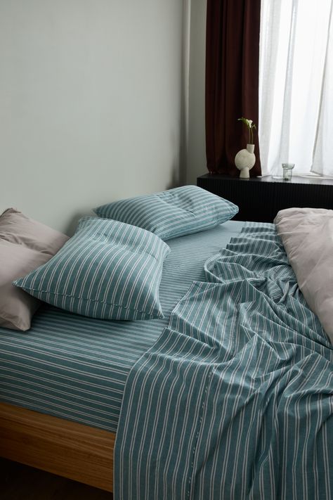 Blue Striped Sheets, Teal Bedding Ideas, Striped Bedding Ideas, Mixed Print Bedding, Striped Bedding Bedroom, Teal Bed Sheets, Mix And Match Bedding, Striped Bed Sheets, Blue Edit