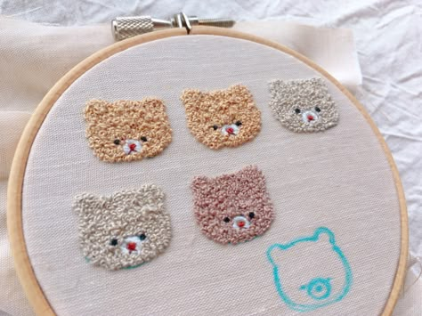 Kawaii Embroidery, Embroidery Napkins, Embroidery Cute, Hand Beaded Embroidery, Diy Embroidery Designs, Punch Needle Patterns, Diy Embroidery Patterns, Hand Embroidery Projects, Punch Needle Embroidery