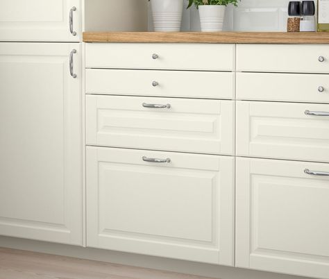 BODBYN Kitchen - Country Kitchen - Cream Kitchen - IKEA Ireland Ikea Bodbyn, Wood Worktop, Off White Kitchens, Ikea Food, Ikea Family, Kitchen Worktop, Wood Countertops, Kitchen Doors, Wide Plank