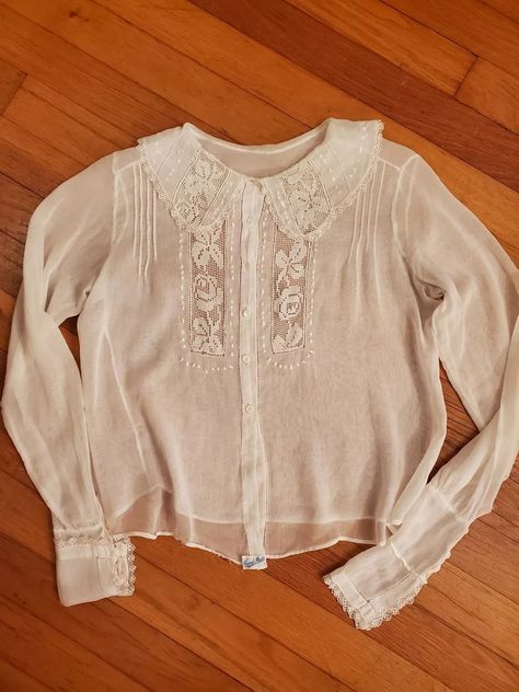 Antique Blouse in Cream With Lace and Pintucks - xs, sm | eBay Insertion Lace, Grandma Clothes, Poet Blouse, Mid Century Fashion, Victorian Clothing, Dresses Vintage, Lace Embroidery, Boho Blouses, Early 1900s