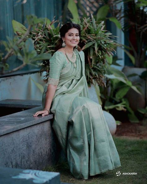 Bridal Pattu Sarees, Sneha Saree, Blouse Designs Simple, Sneha Prasanna, Actress Sneha, Blue Sarees, Sarees Design, Kanjivaram Sarees Silk, Indian Blue