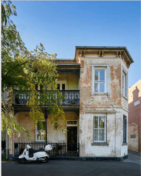 Melbourne Victorian House, Black Painted House Exterior, Nz Homes, Small House Remodel, Amazing Houses, North Melbourne, Australia Vacation, Compact House, Building Company