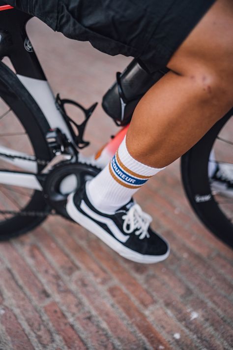 Bike Outfit, Live On Purpose, Cycling Photography, Comfort Bike, Biking Outfit, Cycling Socks, Cycling Fashion, Men's Socks, Casual Socks