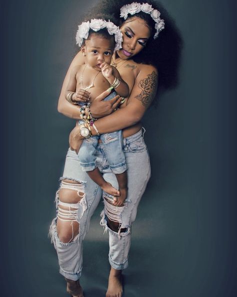 As a mother it's my duty to protect and love you all of our lives!! ✨✨✨✨ Photography: @_j.cortez MUA: @drekaaa_ @all_glammedup Hair: @ceedyybee Mommy Daughter Photography, Mommy Daughter Photoshoot, Mommy And Me Photoshoot, Mommy Daughter Pictures, Mommy Daughter Photos, Mother Daughter Pictures, Mother Baby Photography, Mother Daughter Photoshoot, Daughter Pictures