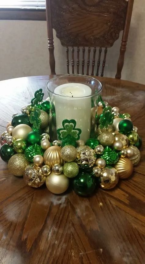 Irish Decorations, Diy St Patricks Day Decor, St Patrick's Day Tree, St Patricks Decorations, Celebrations Around The World, St Patricks Day Party, St Patric, Day Party Ideas, St Patricks Crafts