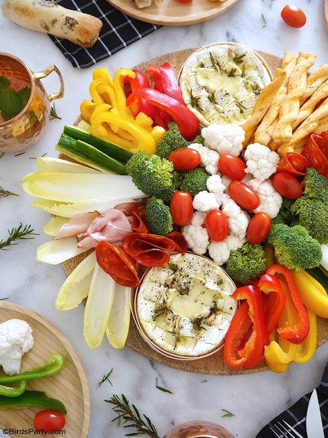 Camembert Cheese Fondue Board - quick and easy baked recipe for a lighter winter fondue that is perfect as a sharing appetizer or a dinner party! by BirdsParty.com @birdsparty #fondue #cheesefondue #renchfondue #fonduerecipe #camemebertrecipe #camembertfondue #bakedbrie #fondueboard #cheeseboard Cheeseball Pumpkin, Fondue Board, Appetizer Easy, Baked Recipe, Thanksgiving Appetizer, Crudite Platter, Fondue Recipe, Baked Camembert, Sharing Platters