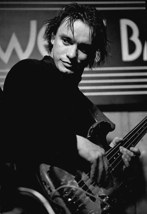 Jaco Pastorius Jaco Pastorius, Musician Portraits, Fender Jazz Bass, Bass Players, Jazz Fusion, Music Pics, Jazz Guitar, Weather Report, Jazz Musicians