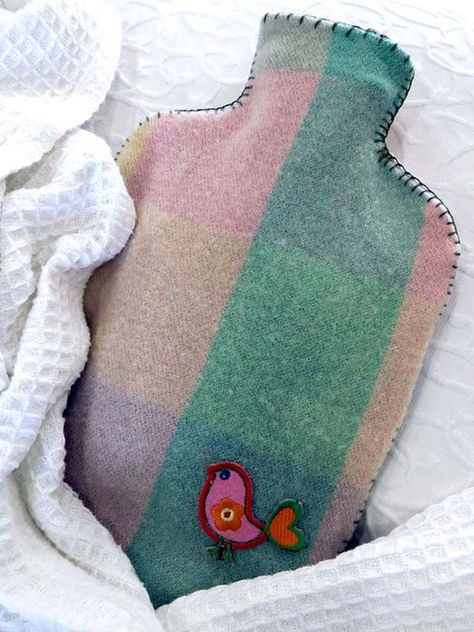 Woolen Blanket Upcycled, Wool Projects Diy, Old Blankets Upcycle Ideas, Wool Upcycle, Wool Blanket Upcycle, Recycled Blankets, Woolen Blanket, Blankets Soft, Water Bottle Caps