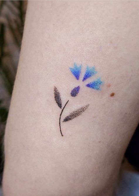 Tattoo School, Colorful Flower Tattoo, Tattoo Minimal, Dot Tattoos, Handpoke Tattoo, Mini Tattoo, Delicate Tattoo, Painting Tattoo, Discreet Tattoos