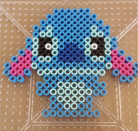 Stitch pattern Beads Quilt, Helmet Designs, Melty Bead Patterns, Pearl Beads Pattern, Easy Perler Beads Ideas, Fuse Bead Patterns, Art Perle, Hama Beads Design, Perler Bead Templates