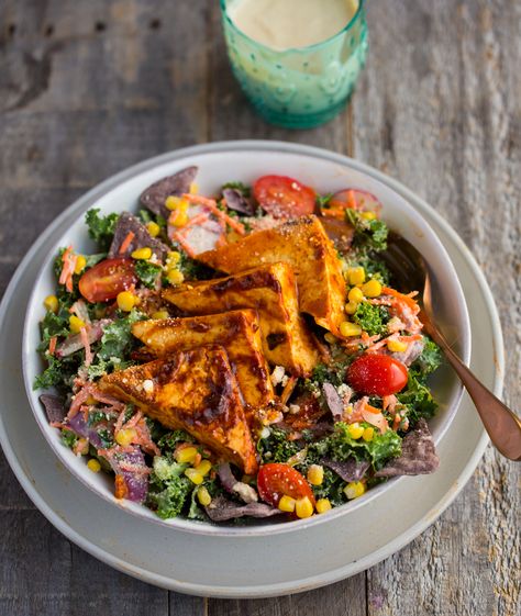 BBQ Tofu Corn Kale Ranch Salad - Vegan Recipe Tofu Bbq, Homemade Vegan Ranch Dressing, Vegetarian Lunches, Tofu Recipes Vegan, Bbq Tofu, Ranch Salad, Tempeh Recipes, Tofu Salad, Vegan Salads