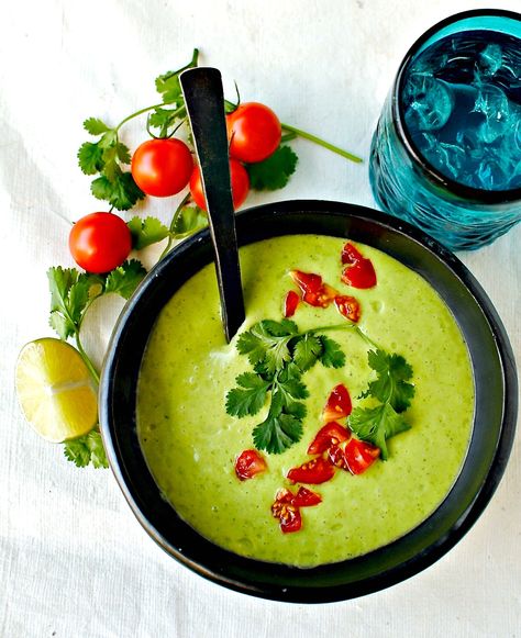 cream of avocado soup food to glow Avocado Soup Recipes, Avocado Soup, Summer Soup, Colombian Food, Cold Soup, Whole30 Recipes, Tasty Bites, Media Strategy, Stew Recipes