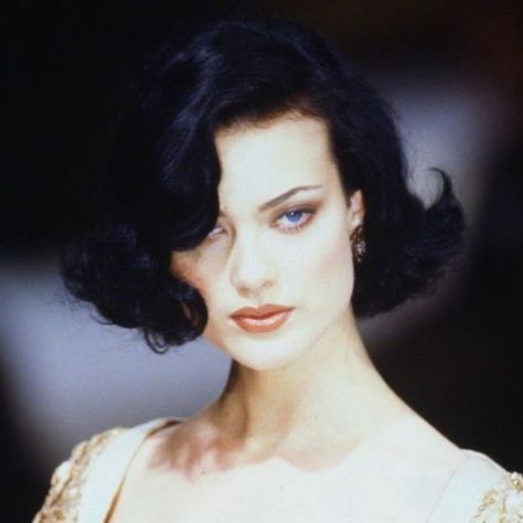 Models 90s, Shalom Harlow, 90s Model, 90s Supermodels, 90s Models, Model Inspo, Model Aesthetic, Dark Feminine, Feminine Aesthetic