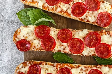 Daddio's Kitchen - feeding our family and yours Baguette Pizza Recipe, Baguette Pizza, Easy Pepperoni Pizza, Salted Chocolate Chip Cookies, Simple Dinner, Flatbread Pizza, Light Snacks, Easy Pizza, Pizza Bake