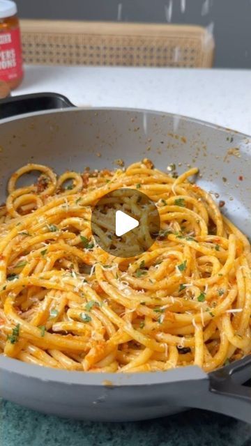 Healthy || Recipies on Instagram: "Caramelized Onion and Garlic Spaghetti 🔥

Ingredients:

-1 large onion, thinly sliced
-4 cloves of garlic, minced, plus more for garlic chili crisp
-2 tablespoons of garlic chili crisp, plus more for serving 
-Salt and pepper, to taste
-1 cup of coconut milk or cream
-1 teaspoon of dry parsley
-8 ounces of pasta (your choice of shape)
-Olive oil

Instructions:

1. Start by preparing all your ingredients. Thinly slice the onion, mince the garlic, and measure out your garlic chili crisp, coconut milk or cream, and dry parsley. Set aside.
2. In a large skillet over medium heat, add a couple of tablespoons of olive oil. Once the oil is hot, add the sliced onions with a pinch of salt. Cook, stirring occasionally, for 10-15 minutes or until the onions are gold Pasta Pecorino, Veg Pasta Recipes, Long Pasta, Spaghetti Ingredients, Garlic Spaghetti, Pasta Water, Cooked Pasta, Pecorino Romano, Pepper Pasta