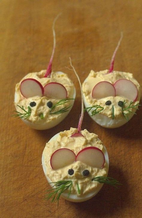 Decorações Com Comidas, Food Art For Kids, Amazing Food Decoration, Creative Food Art, Party Food Platters, Charcuterie Recipes, Lake Food, Easy Food Art, Food Garnishes