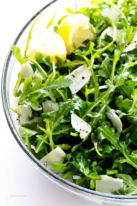 5-Ingredient Arugula Salad with Parmesan, Lemon and Olive Oil -- super easy, and always so fresh and tasty! | gimmesomeoven.com Resep Salad, Olive Oils, Arugula Salad, Pasta Salads, 5 Ingredient, So Fresh, Healthy Salads, Tortellini, Coleslaw