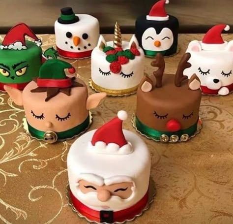 Christmas Themed Cakes, Mini Christmas Cakes, Christmas Themed Cake, Snowman Cake, Christmas Cake Pops, Christmas Cake Designs, Cupcakes Decorados, Christmas Cake Decorations, Xmas Cake